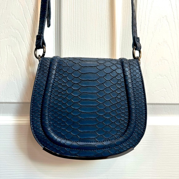 BCBGeneration navy crossbody bag - Picture 1 of 11